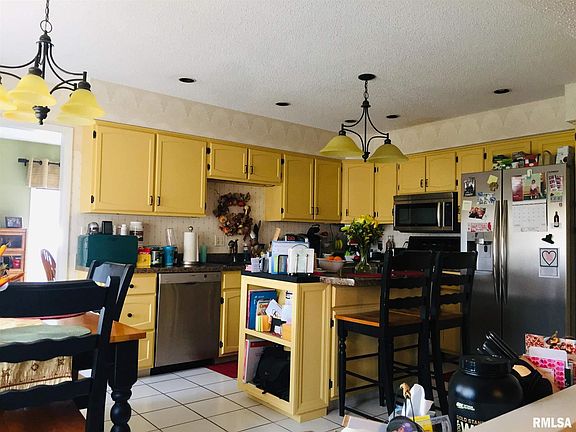 5th image of 1138 Karenoaks Dr