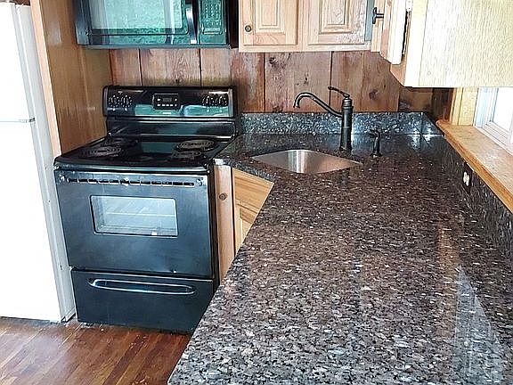 4th image of 1217 Woodhaven Dr