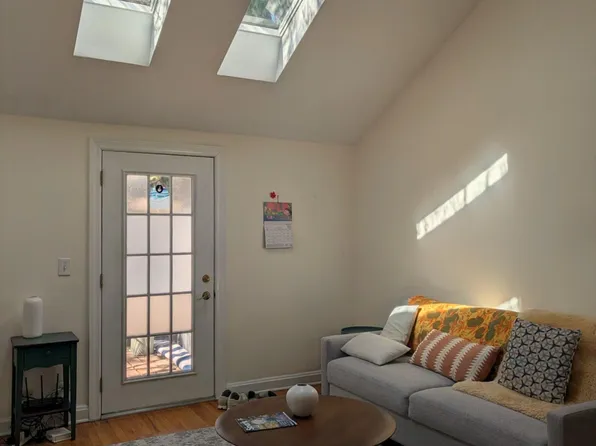 802 Harlem Ave, Glenview, IL 60025