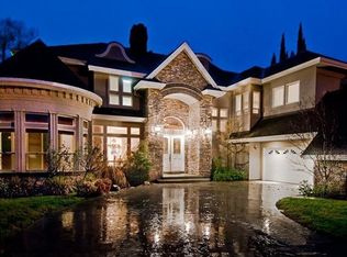 3445 Riverview Dr, Redding, CA 96001