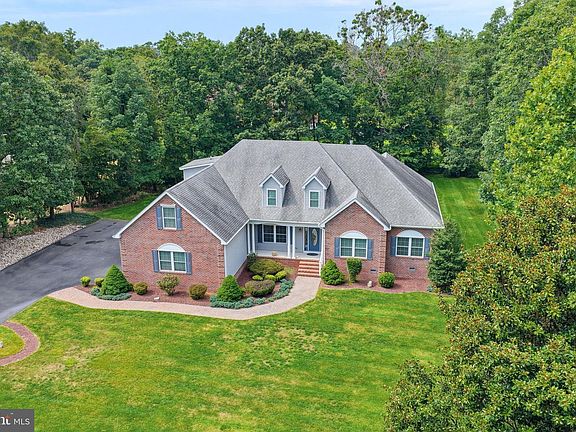 3rd image of 9 Sand Pebble Dr