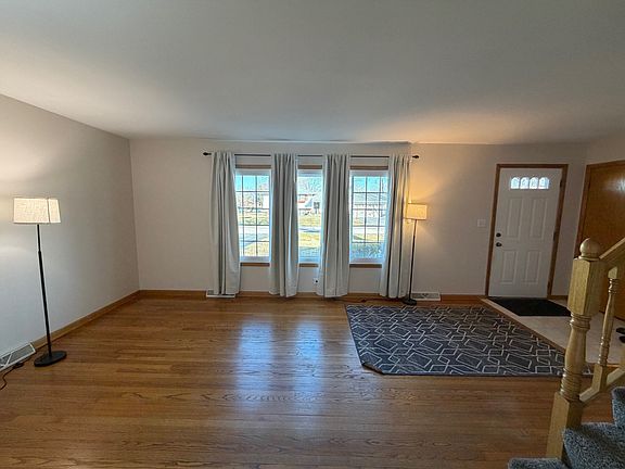 2nd image of 254 Willow St
