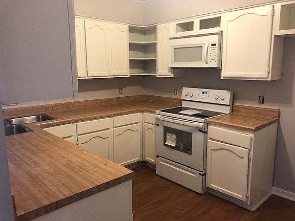 5th image of 1692 Smokehouse Dr
