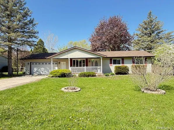 6104 Blackmore St, Mayville, MI 48744