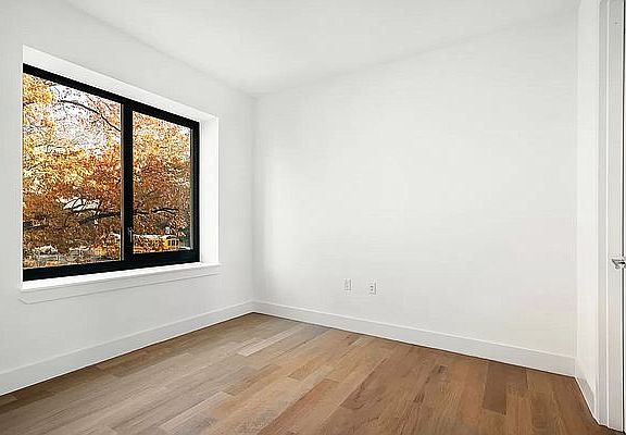 4th image of 52 Convent Ave #2B