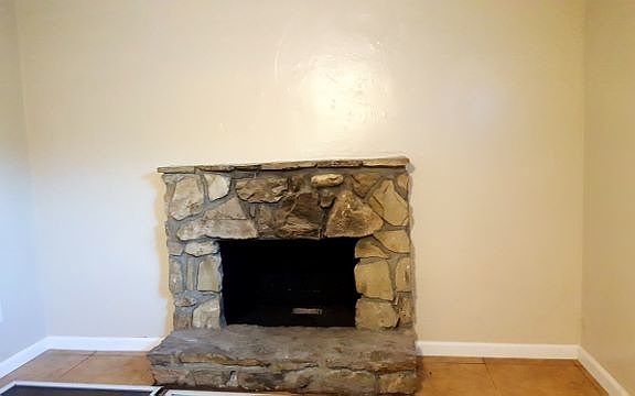 4th image of 1800 Mallard Ct