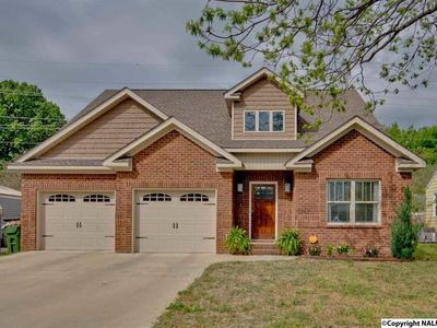 2022 Stanford Dr SW, Huntsville, AL, 35801