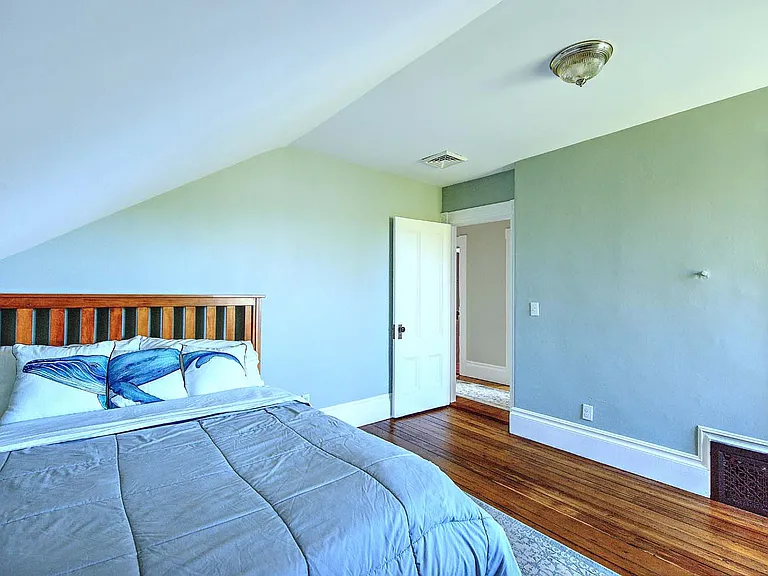240 Brown St #2 — Photo 32