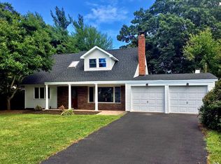 11 Thornwood Way, East Setauket, NY 11733