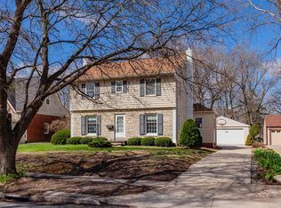 2010 44th St, Des Moines, IA 50310