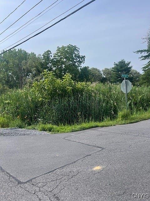 2nd image of 4664 Wetzel Rd