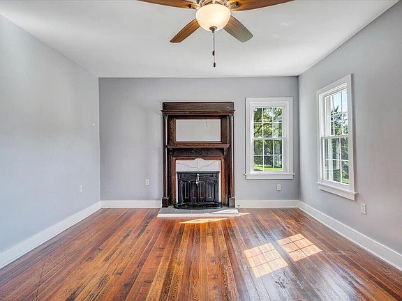5th image of 2812 Webster Rd