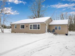 3346 Ewings Rd, Lockport, NY 14094