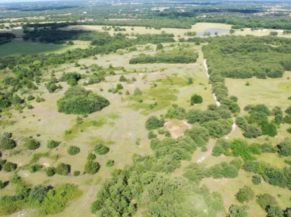 213 County Road 1560, Alvord, TX 76225
