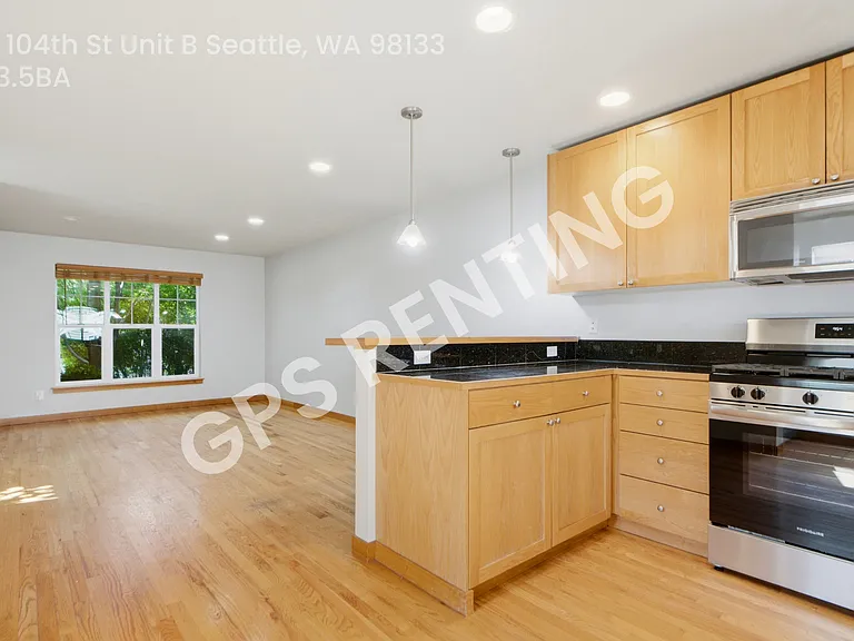 118 N 104th St #B — Photo 11