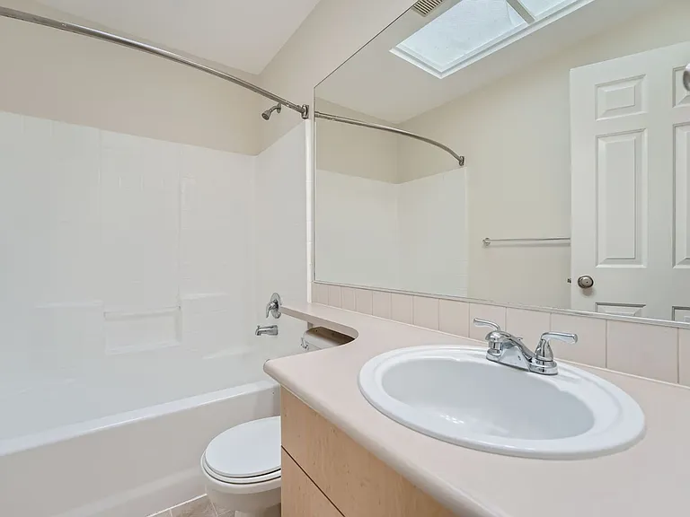 5004 Lake Pl S #A — Photo 10