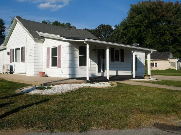 902 N 7th St, Goshen, IN 46528