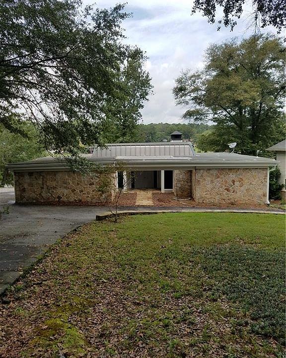 1st image of 2638 Lake Capri Dr