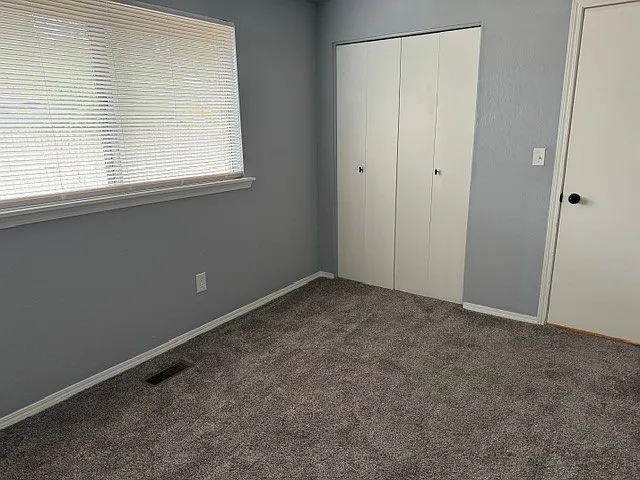 3043 S Virginia Ave — Photo 8