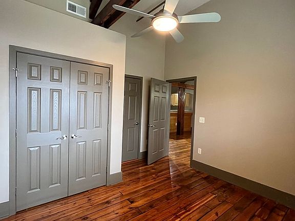 5th image of 302 Campbell Ave SE Unit 207
