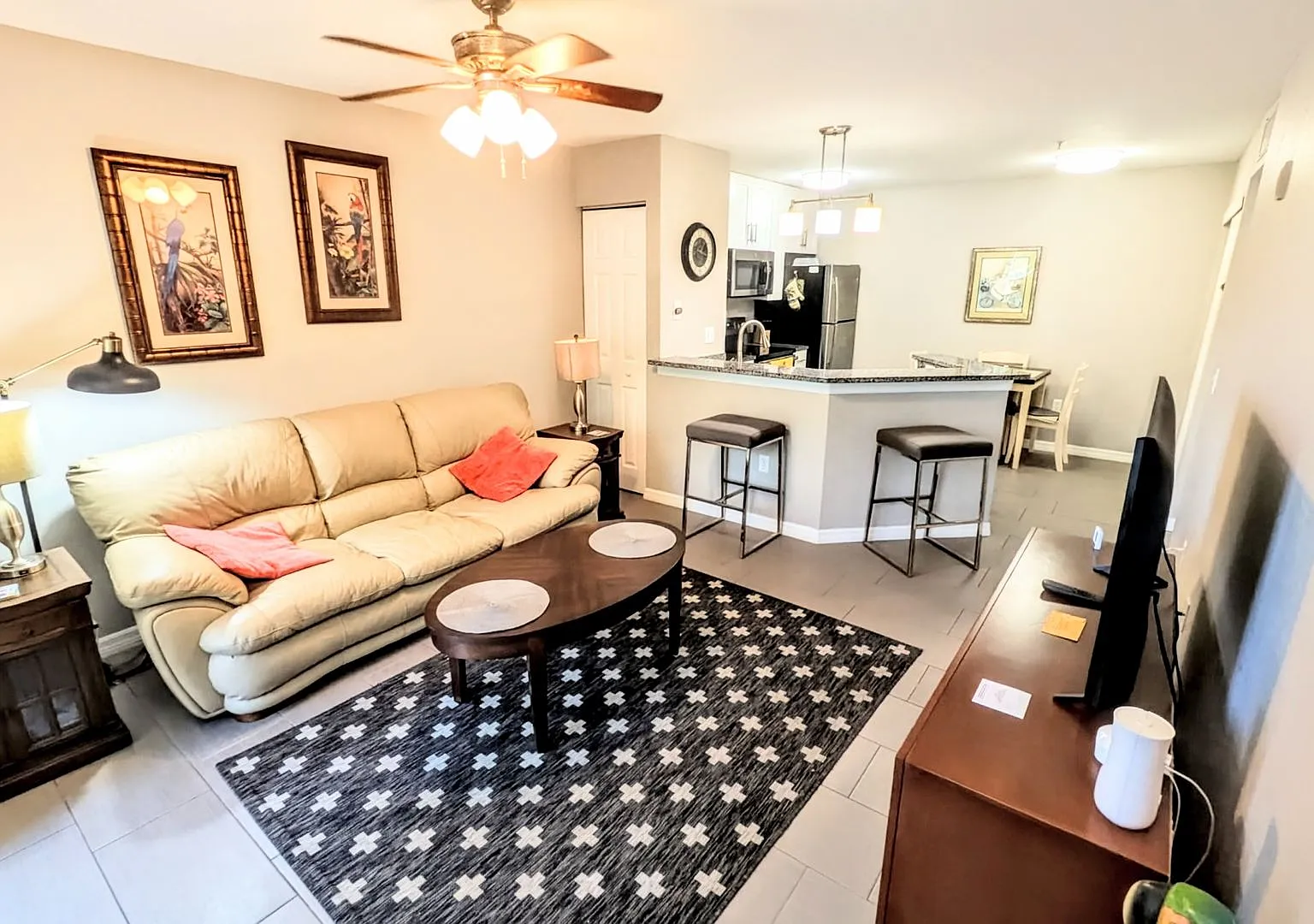 Seasonal Short-Term 1 Bed 1 Bath Ground Floor Condo — Photo 2