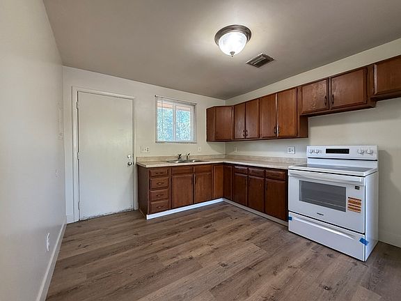 4th image of 285 N 300 W
