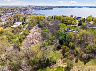 128 Peavey Ln, Wayzata, MN 55391