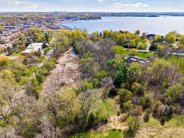 128 Peavey Ln, Wayzata, MN 55391