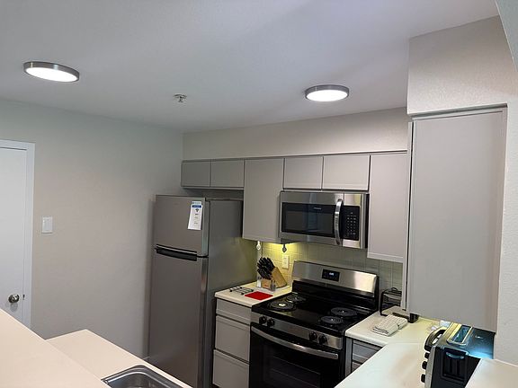 5th image of 812 Walnut St #C