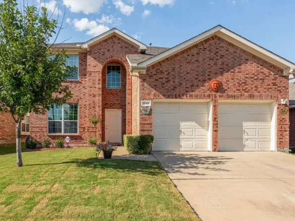 1048 Twin Brooks Dr, Grand Prairie, TX 75052