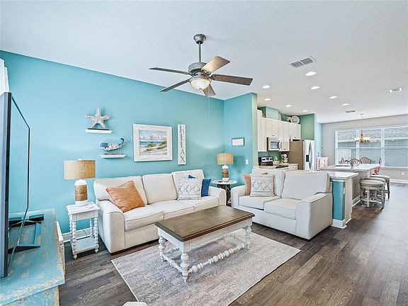3rd image of 15429 Honeybell Dr