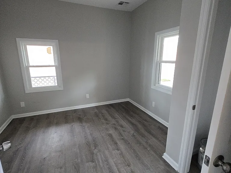703 N 2nd St #1B — Photo 3