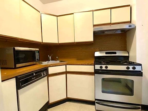 5th image of 22 W 77th St #1A2
