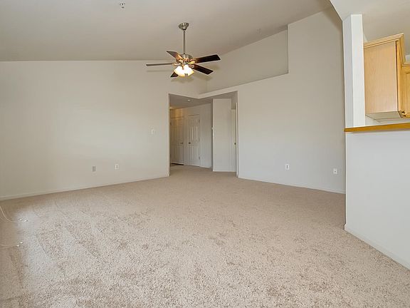 5th image of 599 Cawley Dr Unit 3D