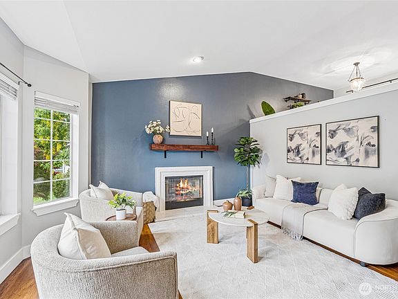3rd image of 2411 82nd Avenue NE