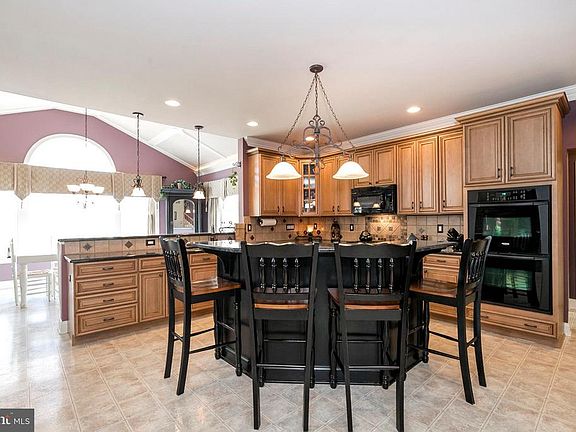 5th image of 1289 Claridge Ct