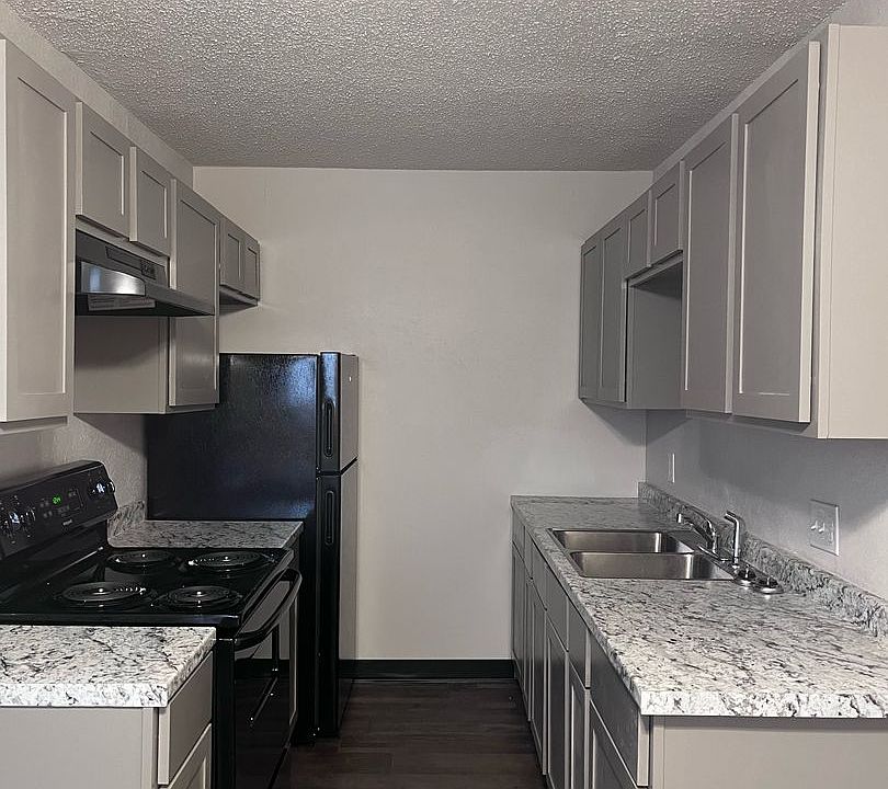 2nd image of 1805-1813 Y St S #13