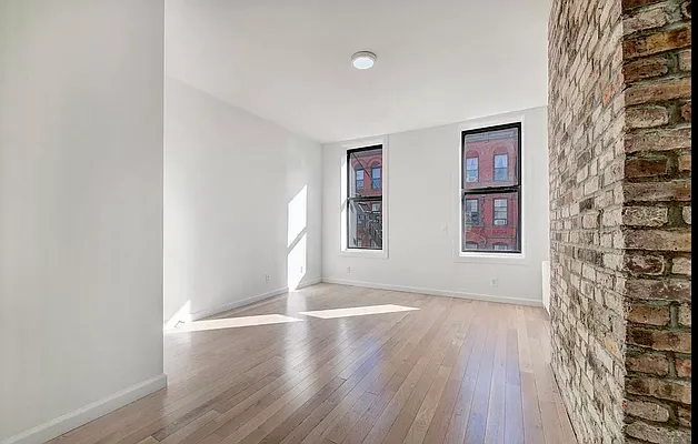 Rented by Capri Jet Realty Corp | media 28