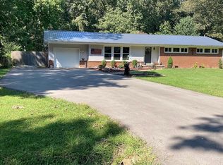 1112 Westwood Dr, Tullahoma, TN 37388