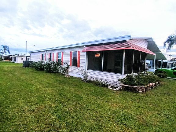 3rd image of 25 Berna Cir