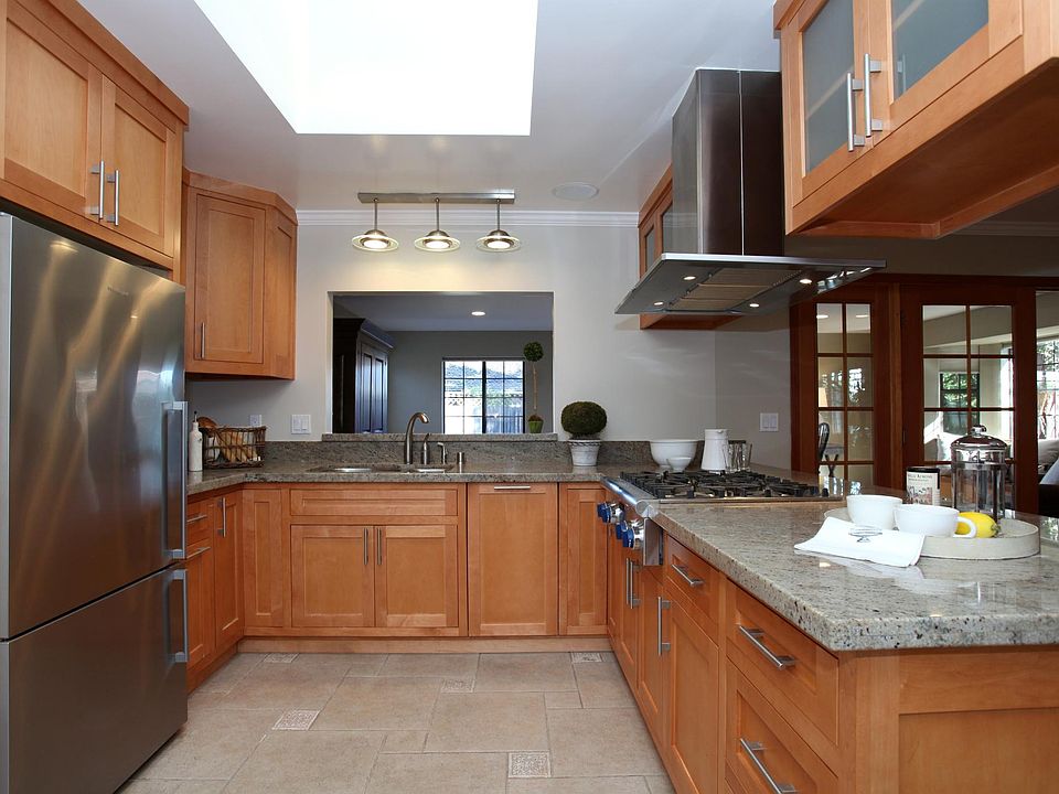 1st image of 833 Shenandoah Dr