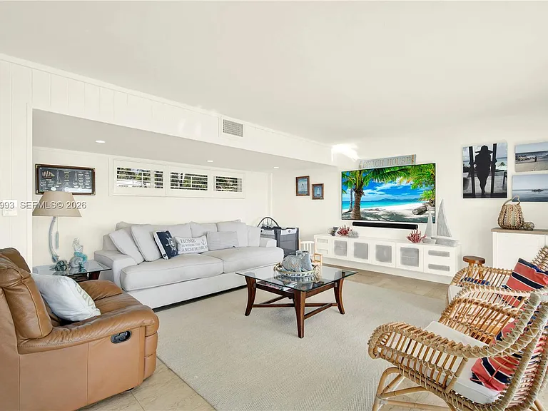 69 Shoreland Dr — Photo 10