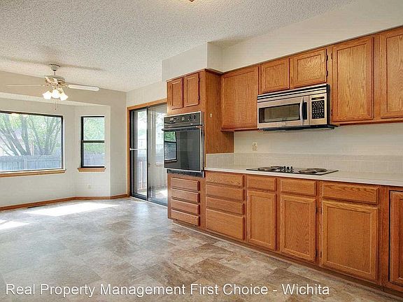 3rd image of 10206 E Countryside Cir
