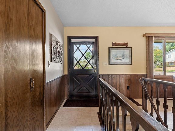 2nd image of 266 Cardinal Ct