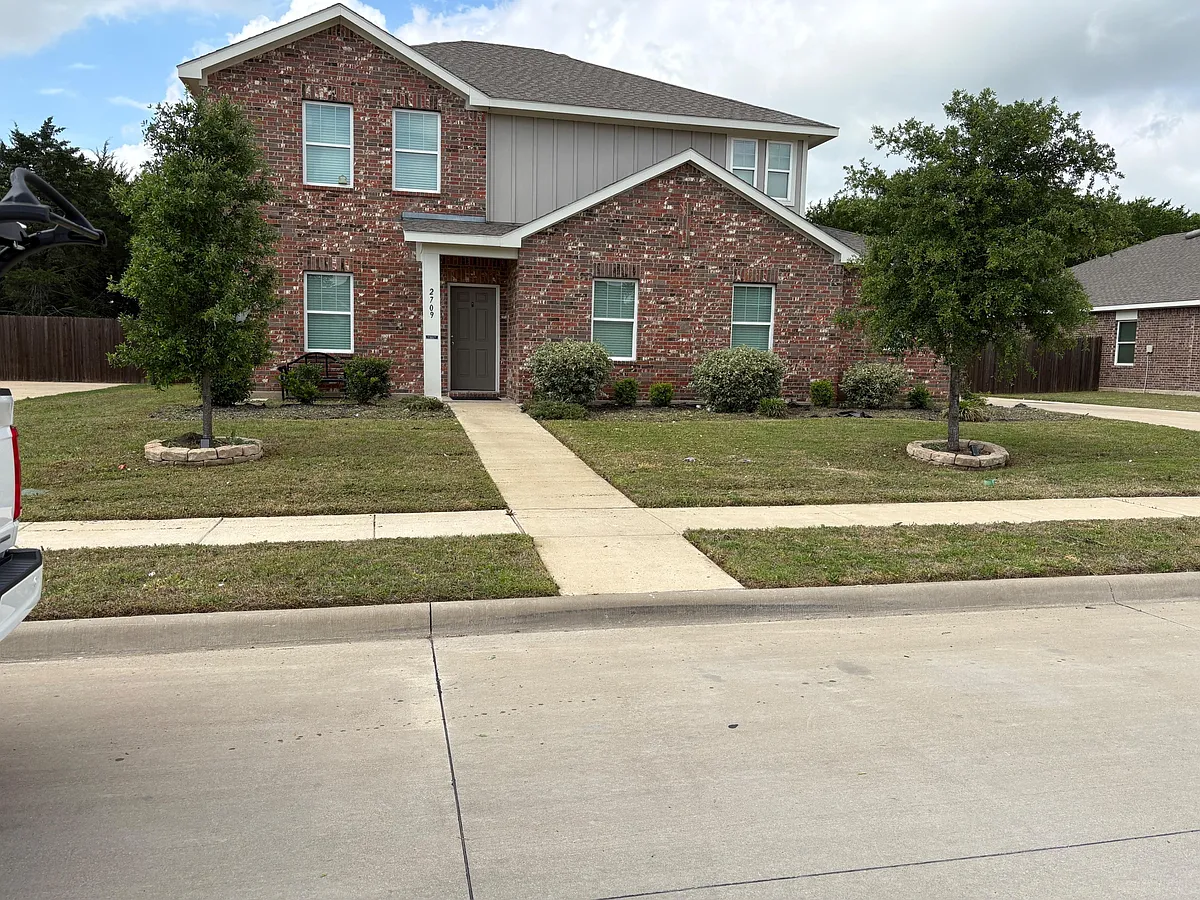 Building Photo - Cinnamon Springs Rd
