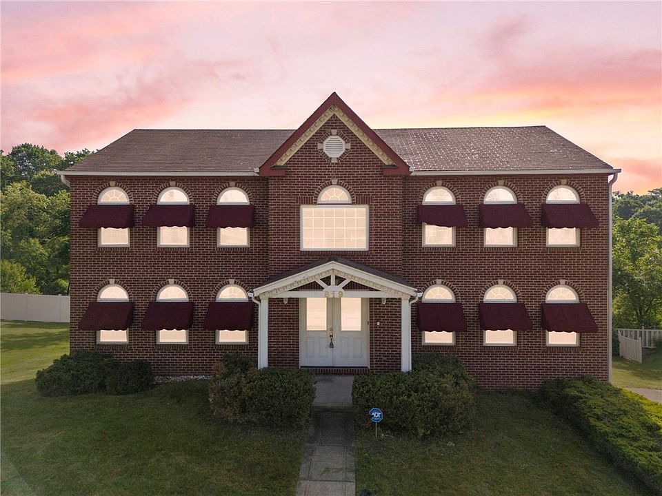 1st image of 819 Emerald Dr