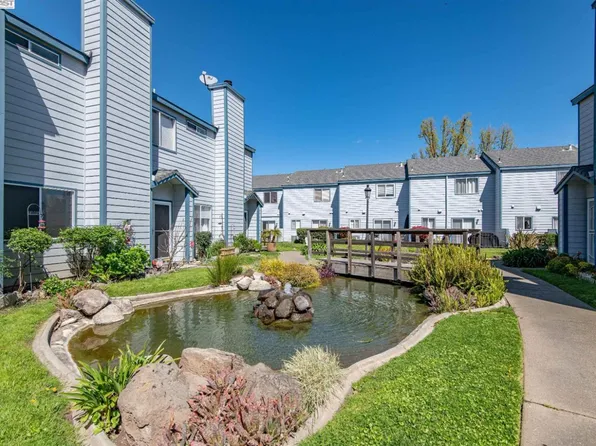 445 Almond Dr APT 61, Lodi, CA 95240