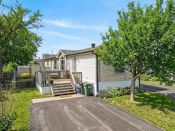 2nd image of 902 Jubilee Close