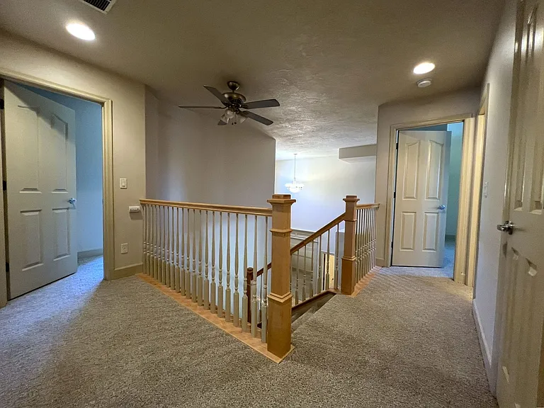 811 E Knoll Ct — Photo 42