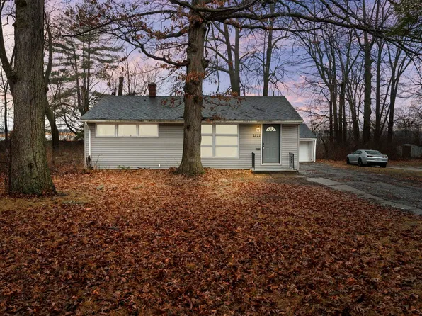2521 Marcy Ln, Fort Wayne, IN 46806